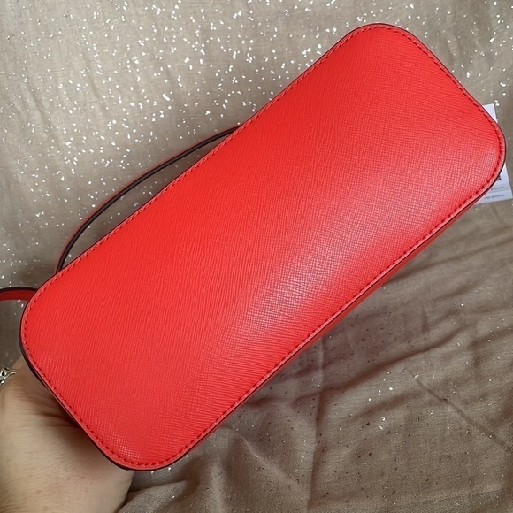 Brand New Kate Spade Genuine Saffiano Leather Zippered Dome Crossbody Purse - Picture 4 of 16